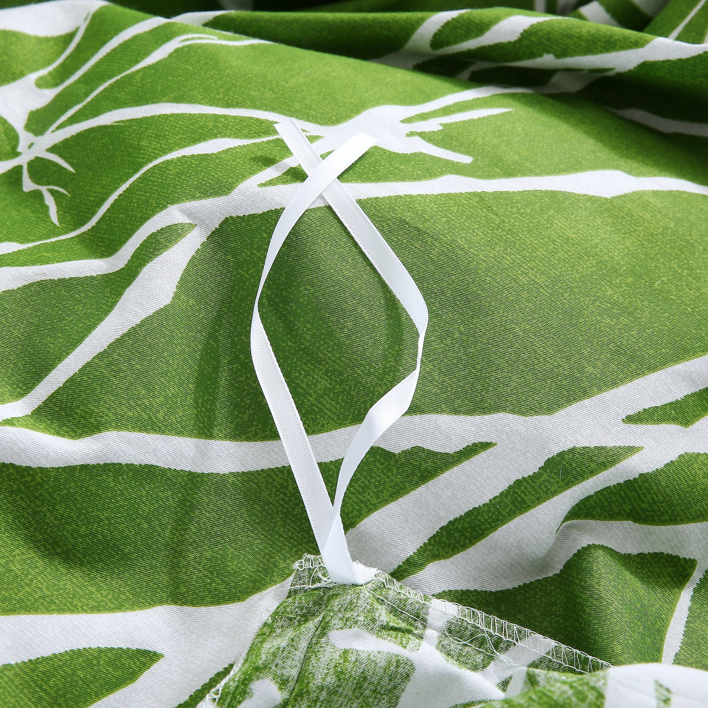 Tree Branches 100% Cotton Bedding Set: Duvet Cover and Pillow Shams