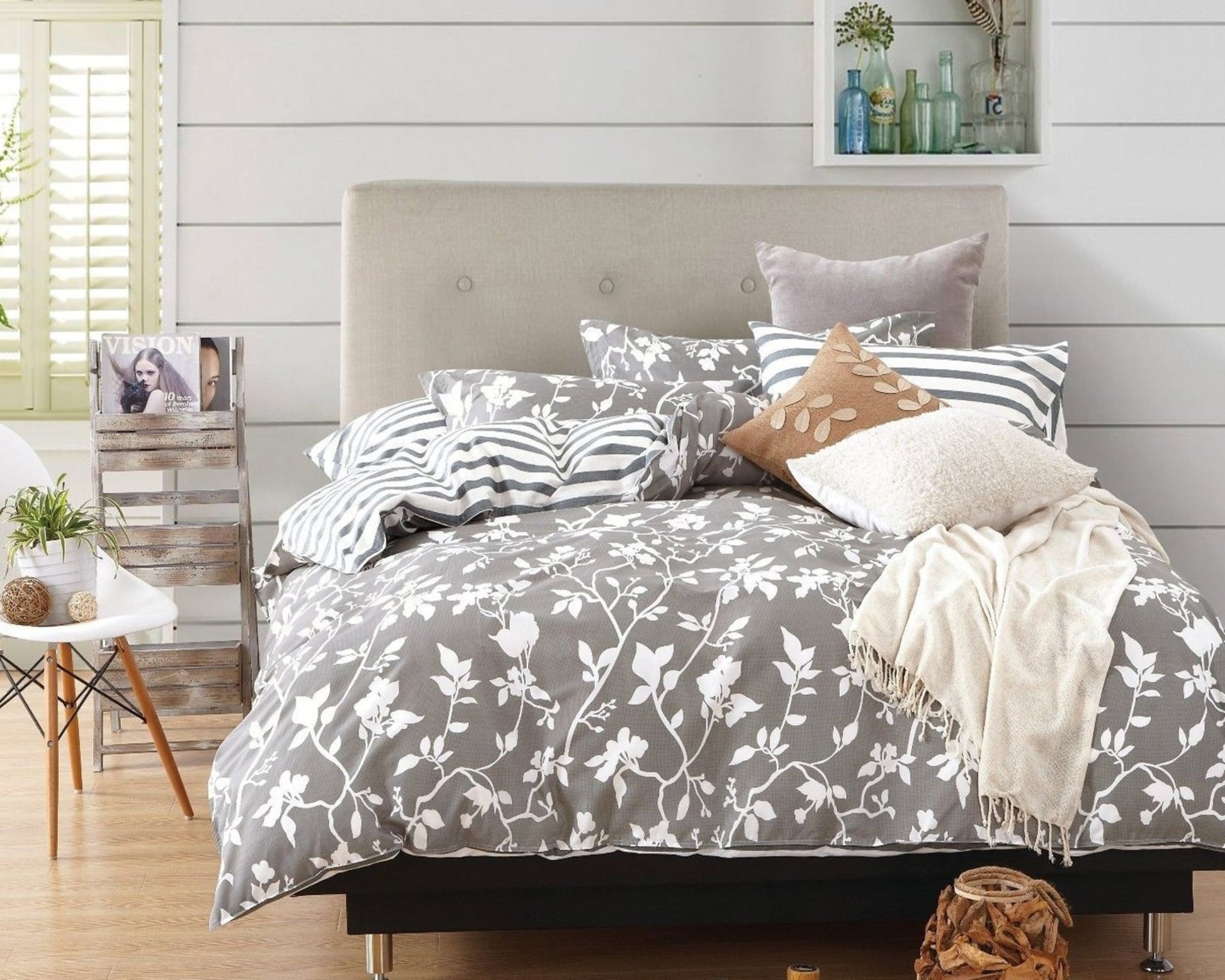 Grey leafy floral cotton duvet cover set, striped print at the reverse side.